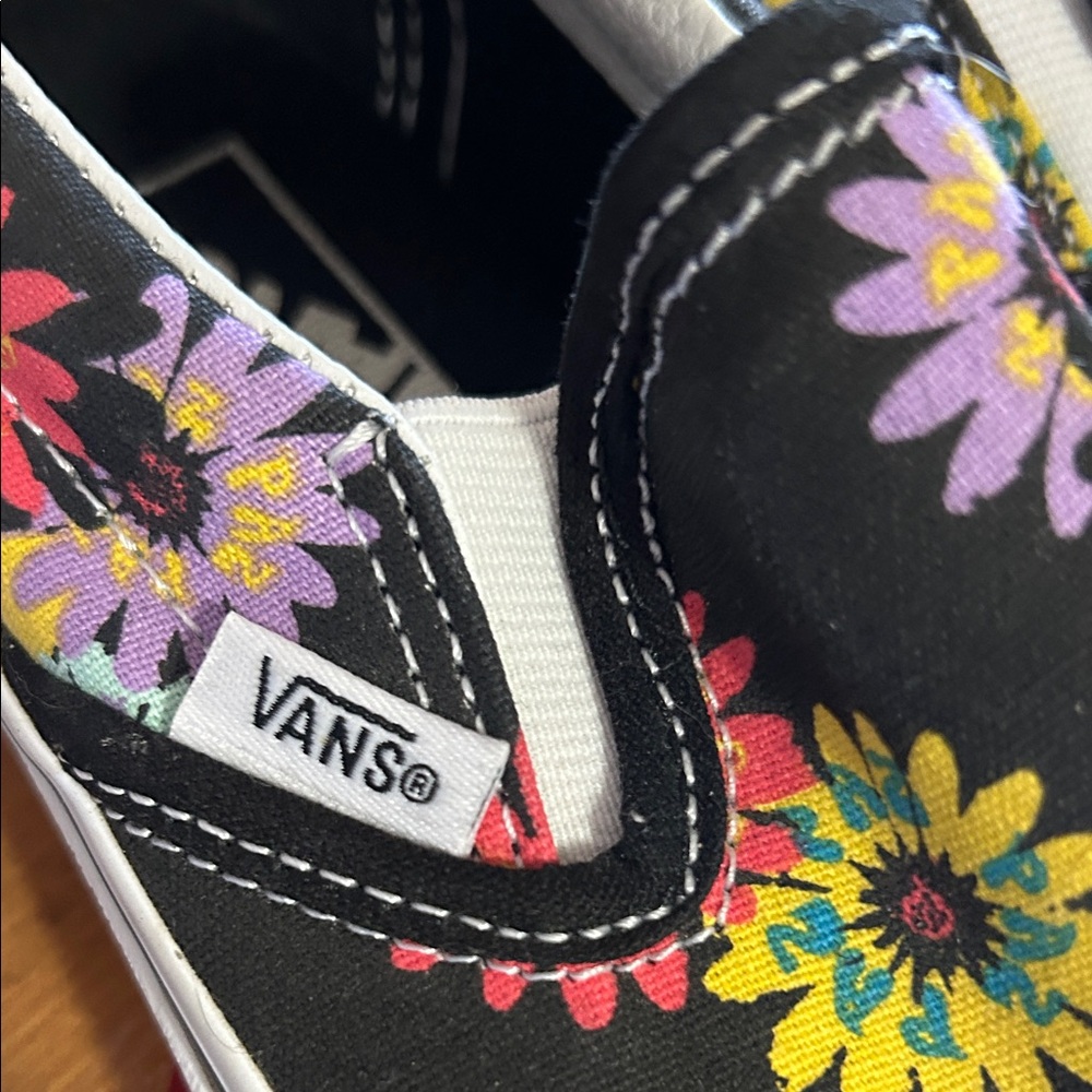 Vans Slip-On Sneakers - Black with Multicolor Floral